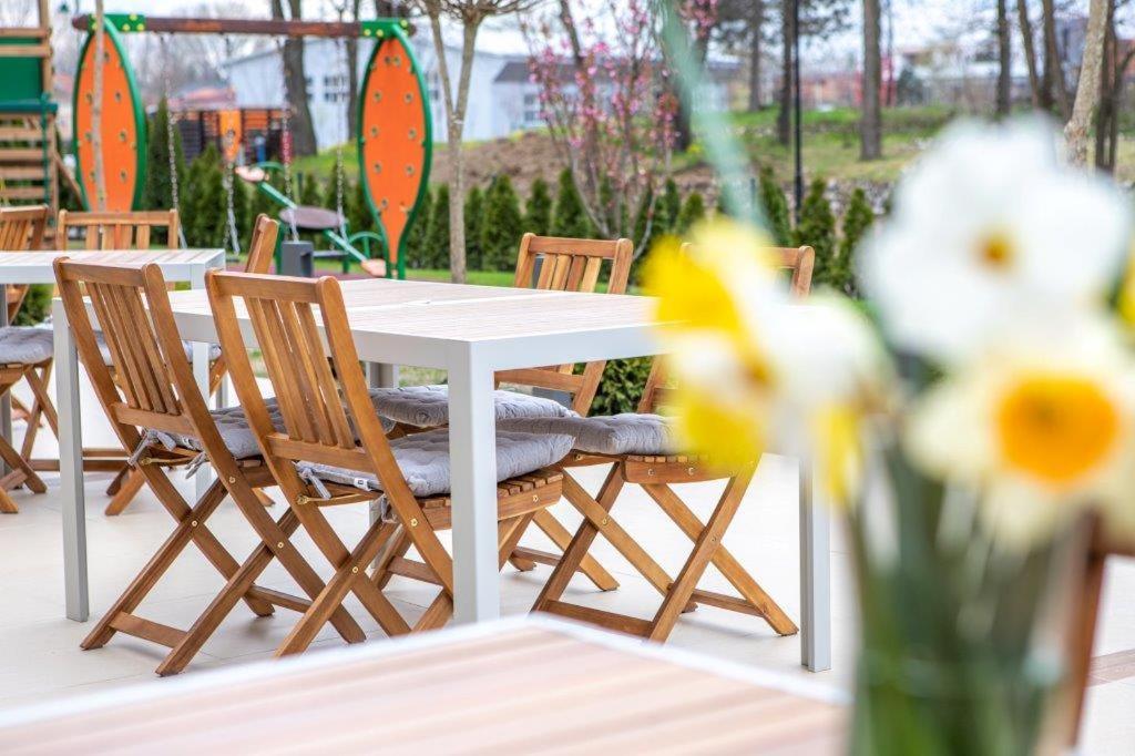 Hotel Danubia Park Veliko Gradiste Bagian luar foto
