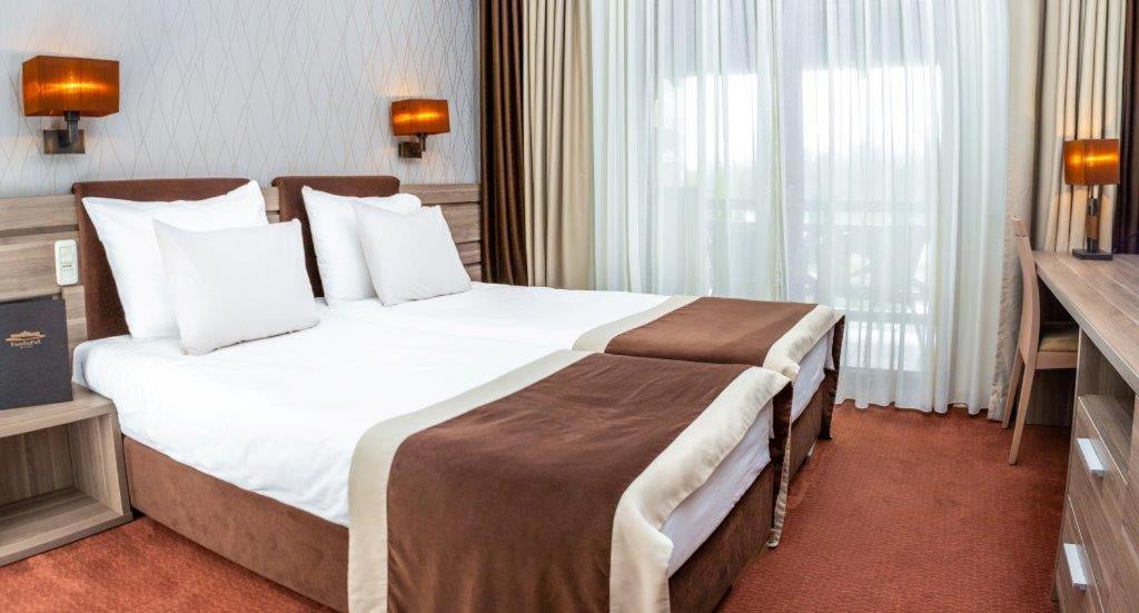 Hotel Danubia Park Veliko Gradiste Bagian luar foto