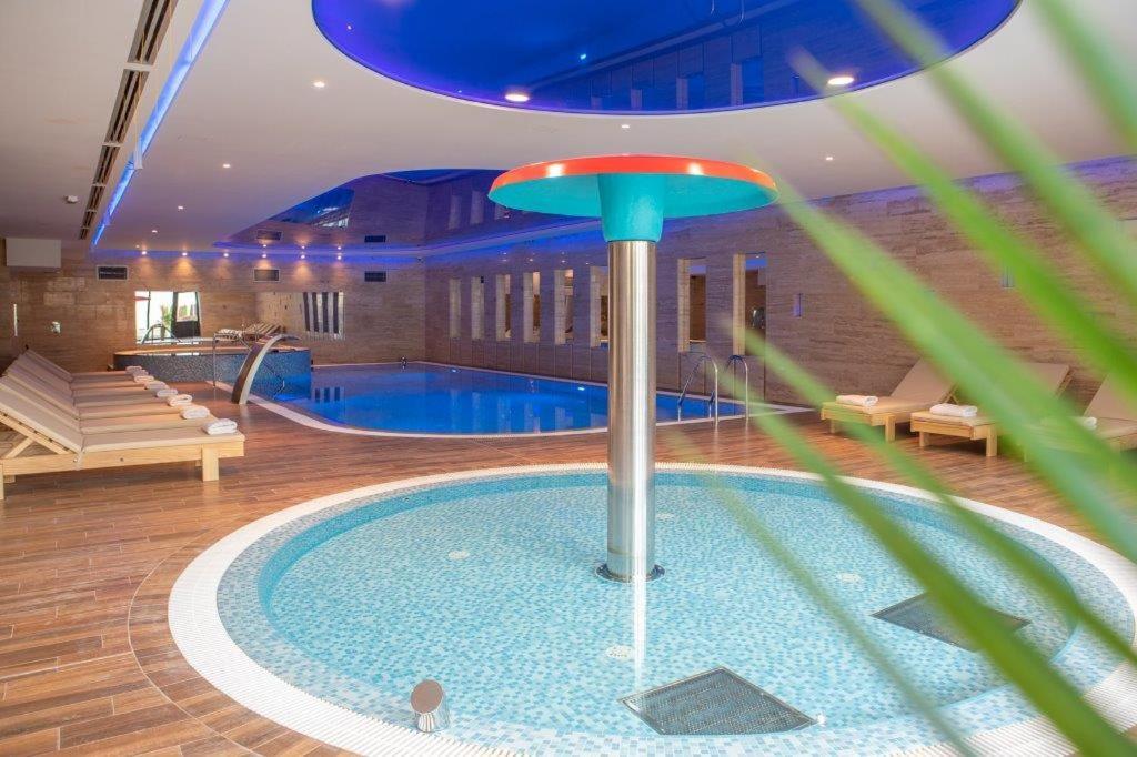 Hotel Danubia Park Veliko Gradiste Bagian luar foto