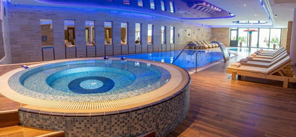 Hotel Danubia Park Veliko Gradiste Bagian luar foto