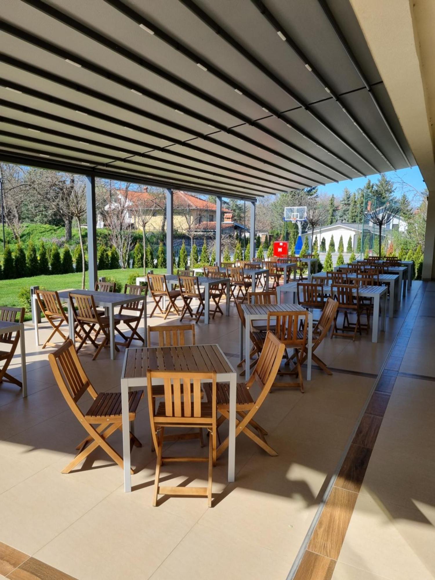 Hotel Danubia Park Veliko Gradiste Bagian luar foto