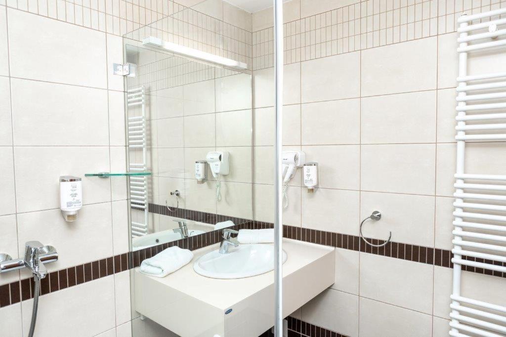 Hotel Danubia Park Veliko Gradiste Bagian luar foto
