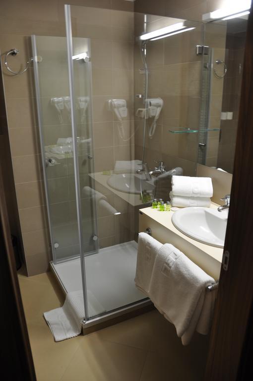 Hotel Danubia Park Veliko Gradiste Ruang foto