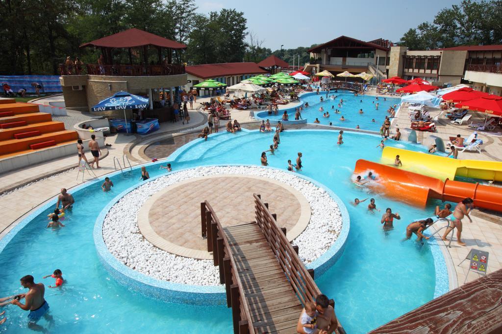 Hotel Danubia Park Veliko Gradiste Bagian luar foto