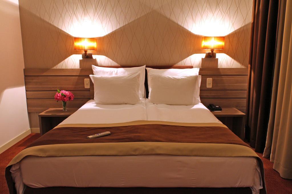 Hotel Danubia Park Veliko Gradiste Ruang foto
