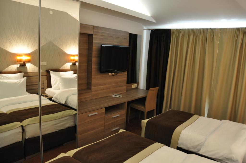Hotel Danubia Park Veliko Gradiste Ruang foto