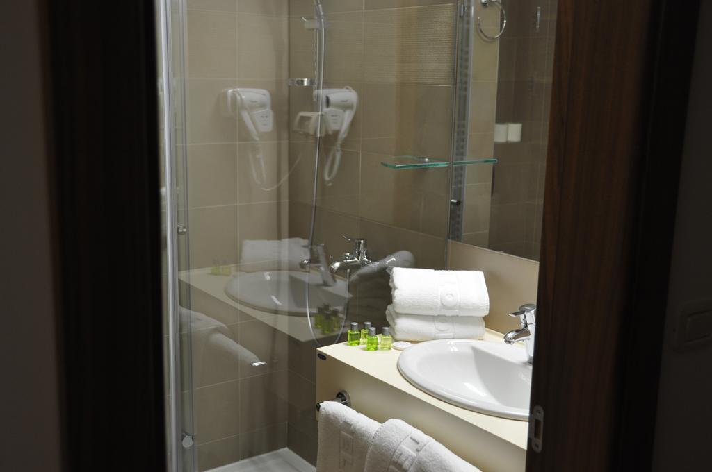 Hotel Danubia Park Veliko Gradiste Ruang foto
