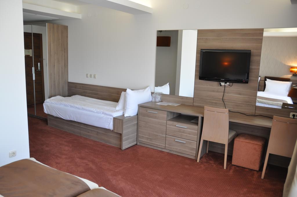 Hotel Danubia Park Veliko Gradiste Ruang foto